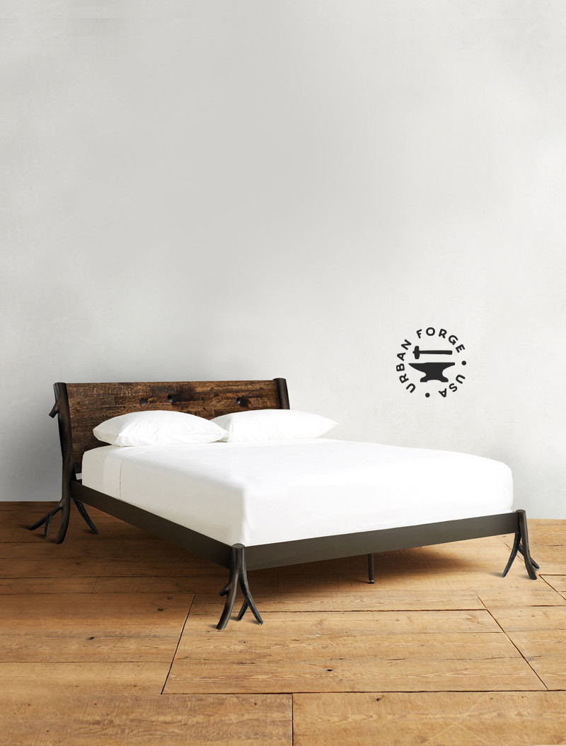 Can you tell me what the colour and finish selections for the driftwood bed on the online store?